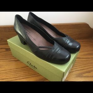 Clarks Everyday Sugar Sky Navy Leather Pumps 9.5N